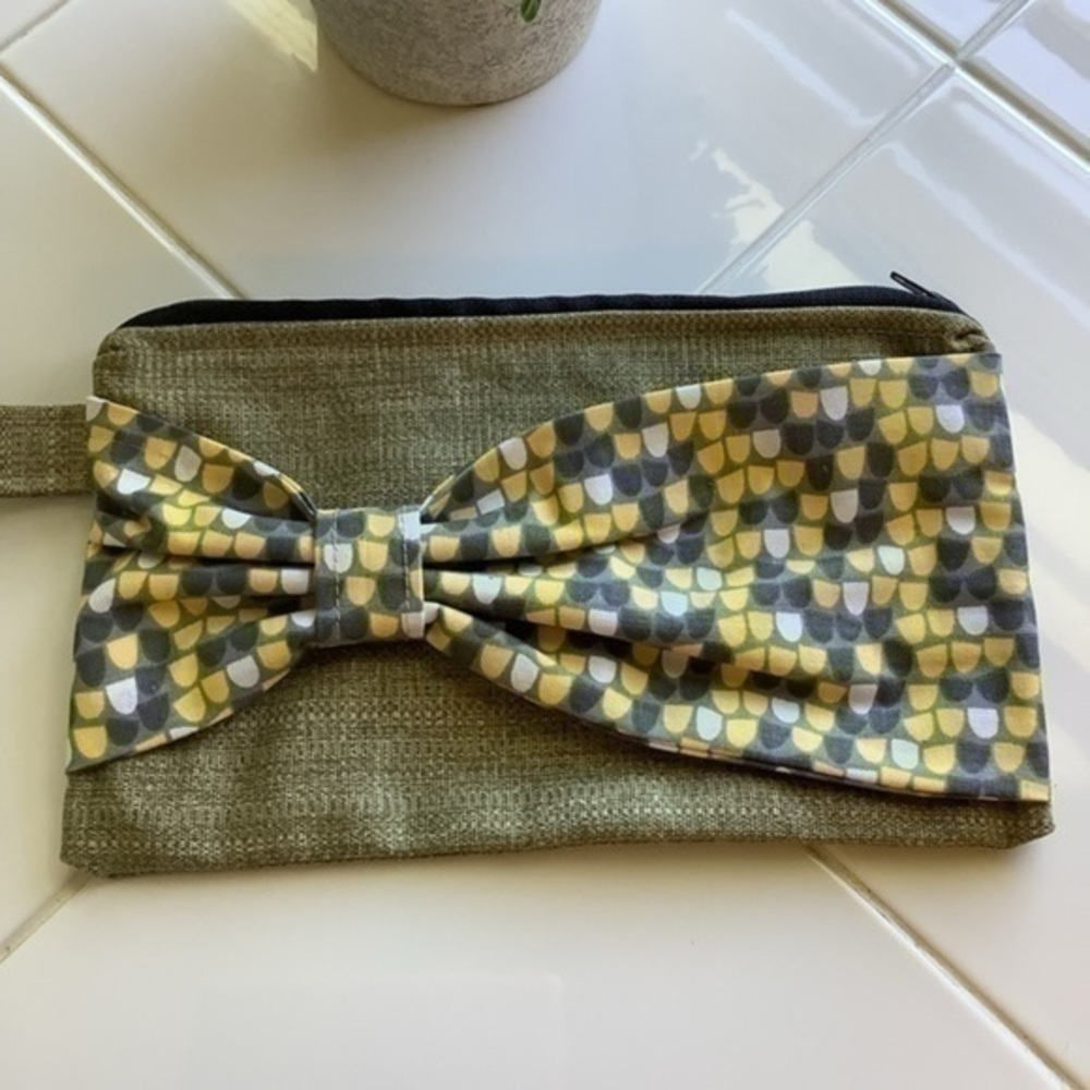Wristlet